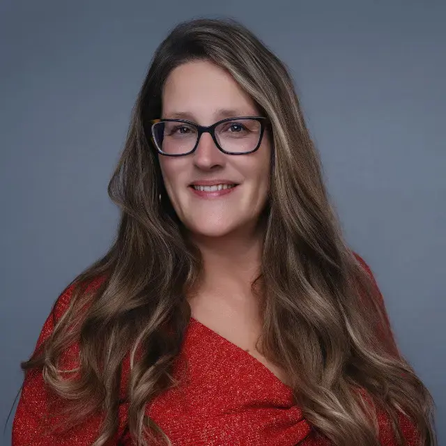 Portrait Karen-square-640x640